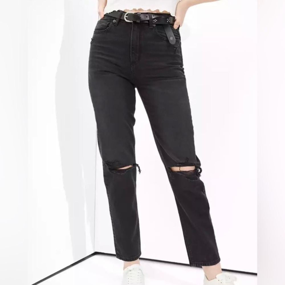 NWT • AE Ripped Mom Straight Jean w/Comfort Stretch Waistband • 4 • BLACK